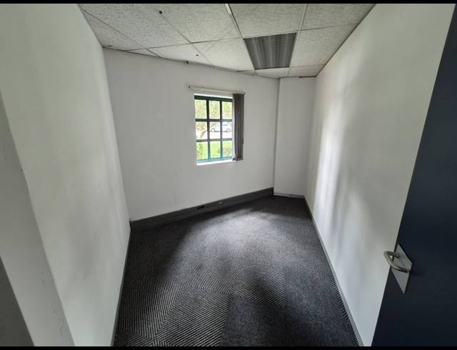605M² OFFICE TO LET IN SUNNINGHILL